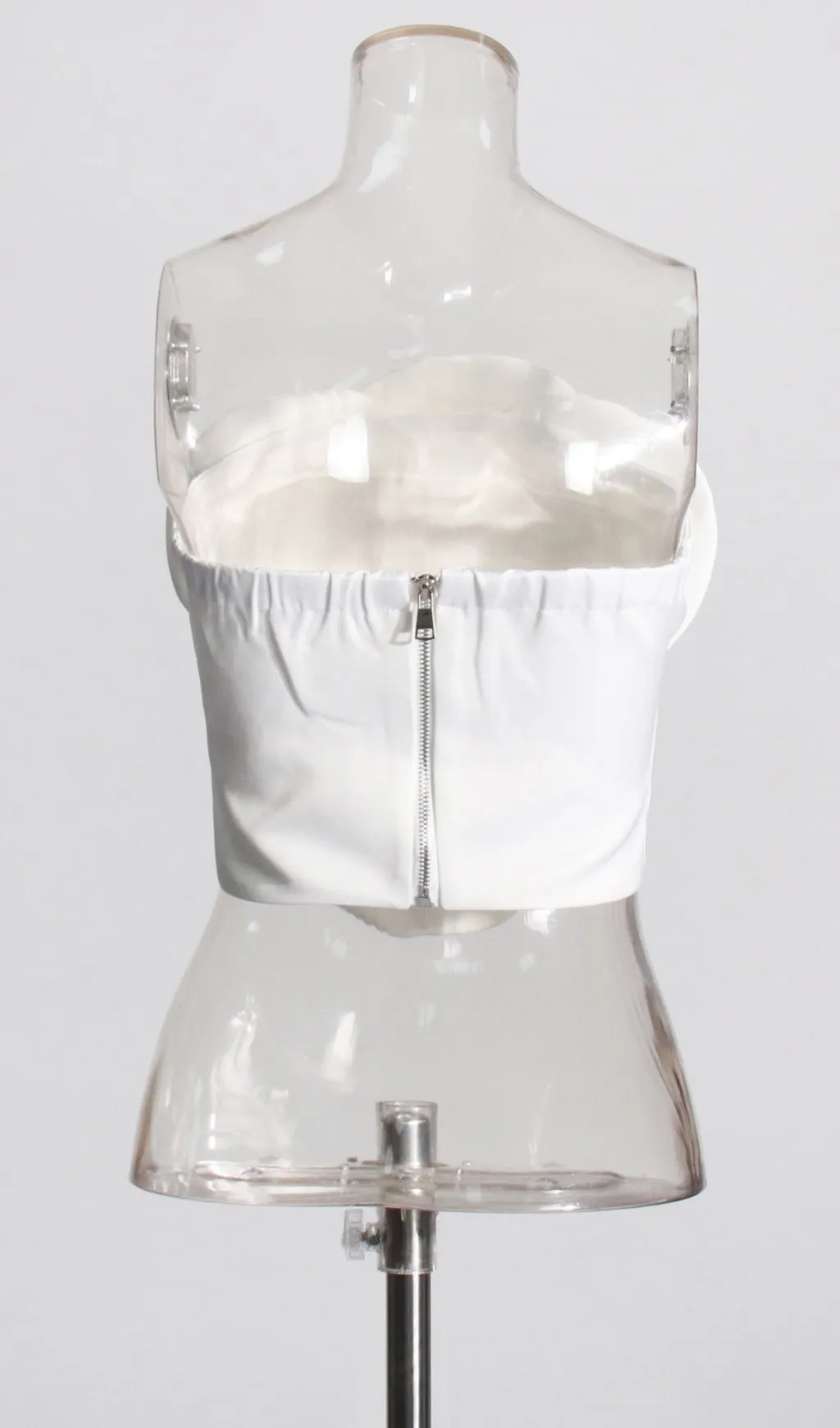 3D FLOWERS TOPS IN WHITE Gloria Lanvin